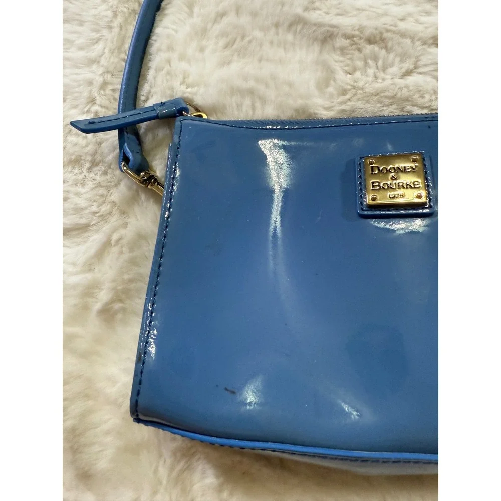 Dooney &‎ Bourke Crossbody Bag Blue Patent Leather Glossy Gold Purse Minimalist